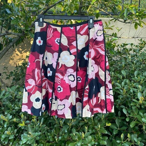 Nine West Women's Multi-Color Floral Print Flat Front Flare Mini Skirt Size 6. V - Picture 1 of 3